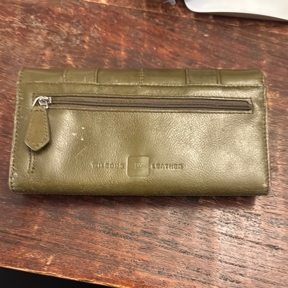 Wilson’s Leather Army Green Long wallet & checkbook  silver‎ accents - Picture 4 of 4